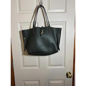 Chic Dark Green Travanti Women's Handbag with Gold Hardware